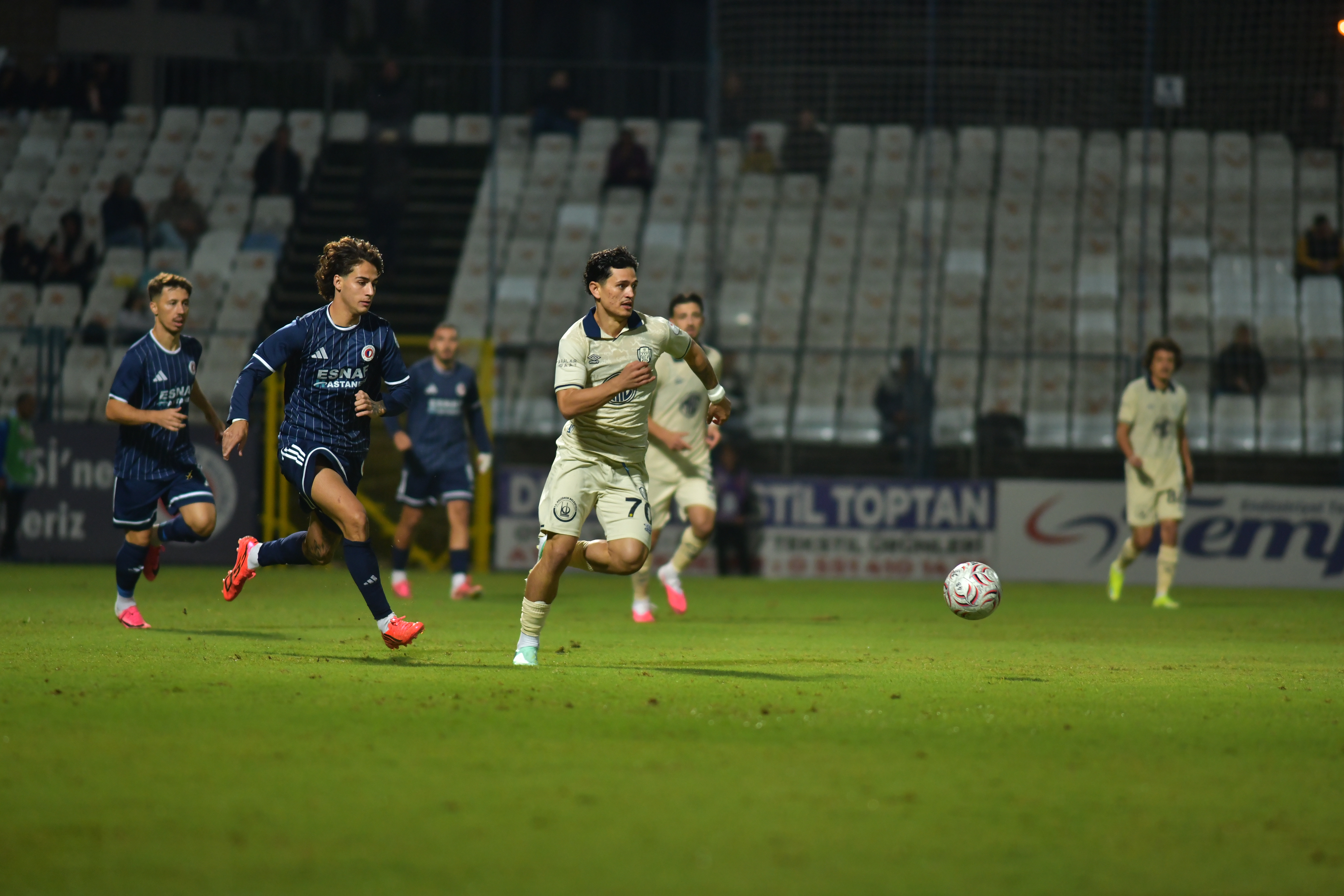 📸 İlk Yarıdan Kareler #MKEAnkaragücü 💛💙 – görsel 14