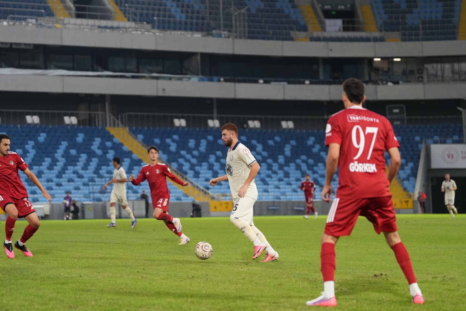 📸 İlk Yarıdan Kareler #MKEAnkaragücü 💛💙 – görsel 6