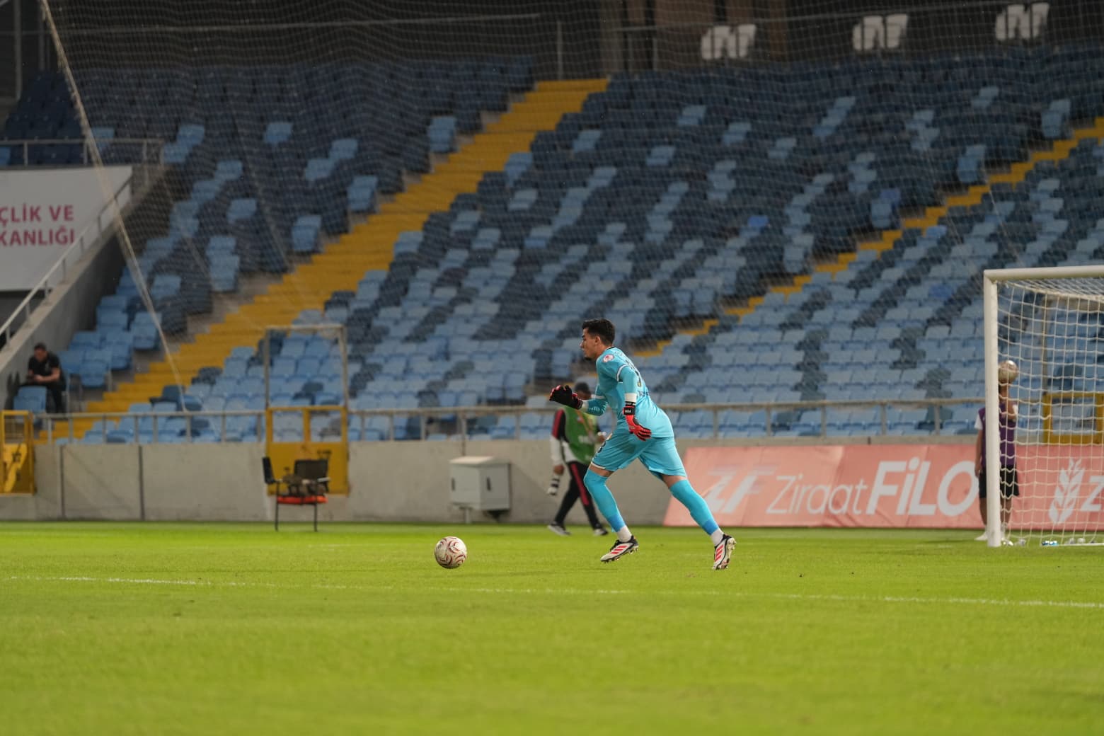 📸 İlk Yarıdan Kareler #MKEAnkaragücü 💛💙 – görsel 3