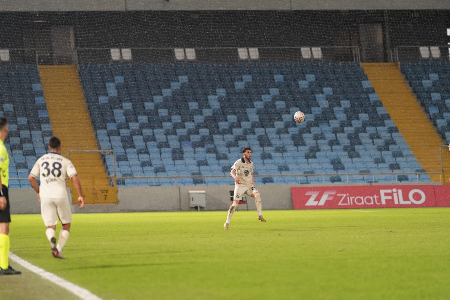 📸 İlk Yarıdan Kareler #MKEAnkaragücü 💛💙 – görsel 7